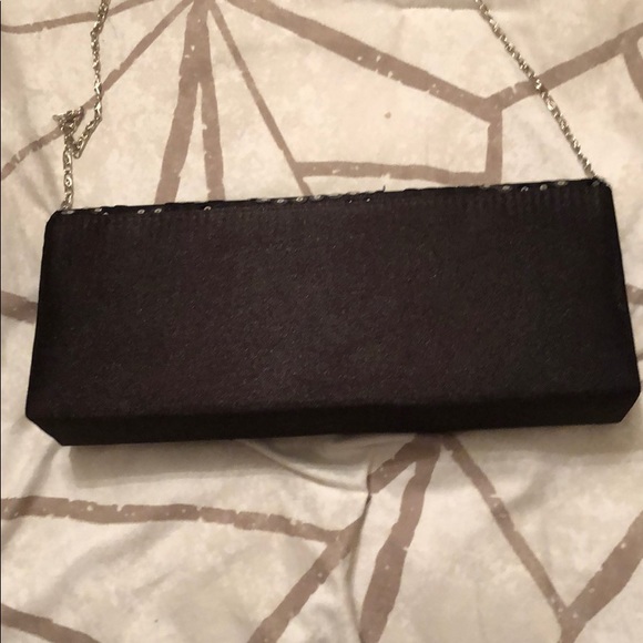 Black & Silver Clutch🛍 - Picture 3 of 4